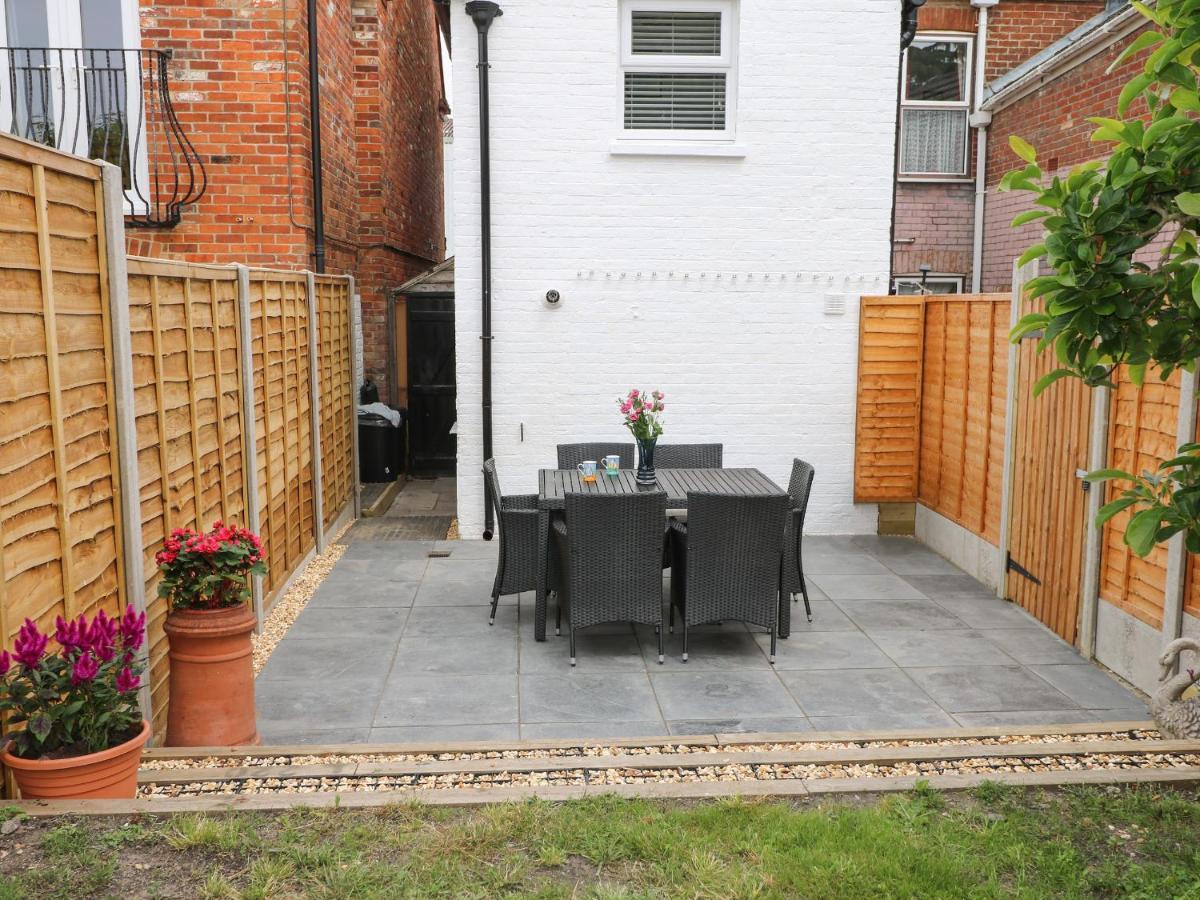 Number 7 Lymington Exterior foto