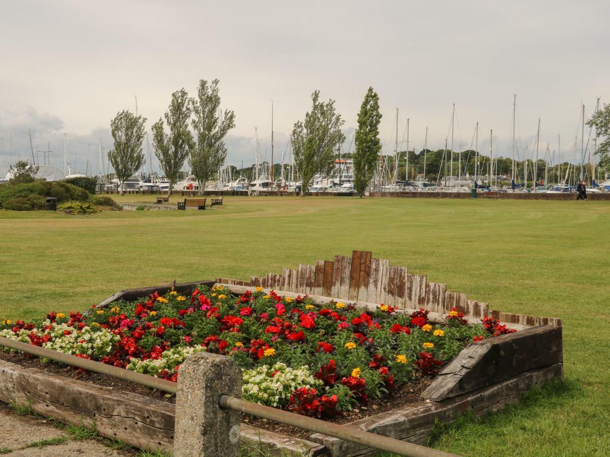 Number 7 Lymington Exterior foto